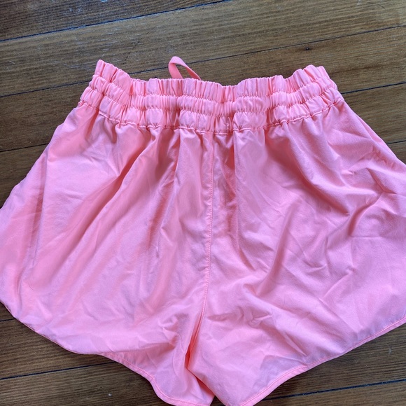 Neon coral aritzia athletic shorts - Picture 2 of 3